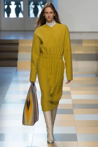 Look 26